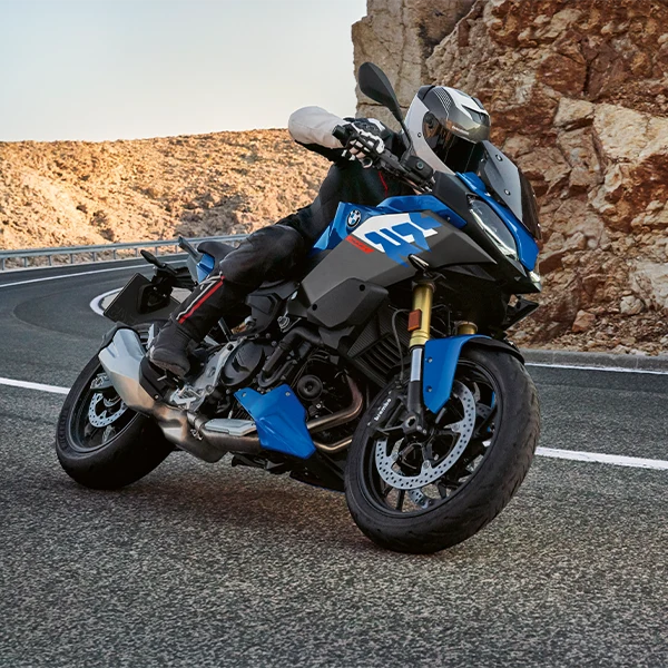 BMW f-900-xr MY23-fahrend