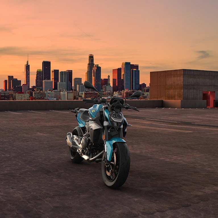 bmw f900r auf parkdeck