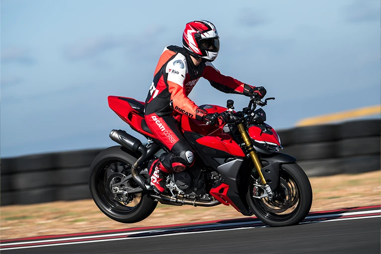 ducati streetfighter v2 s