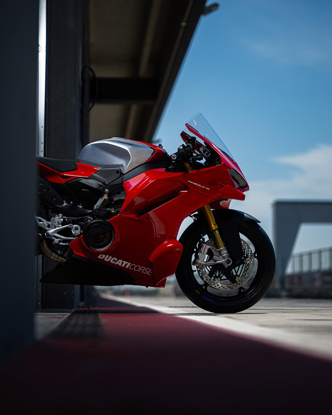Ducati-Panigale-v4-r-Box