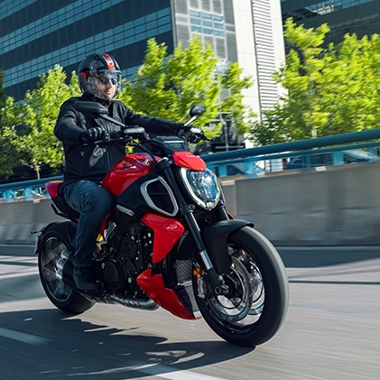 ducati-diavel-v4-tablet-bild - 1080x1080