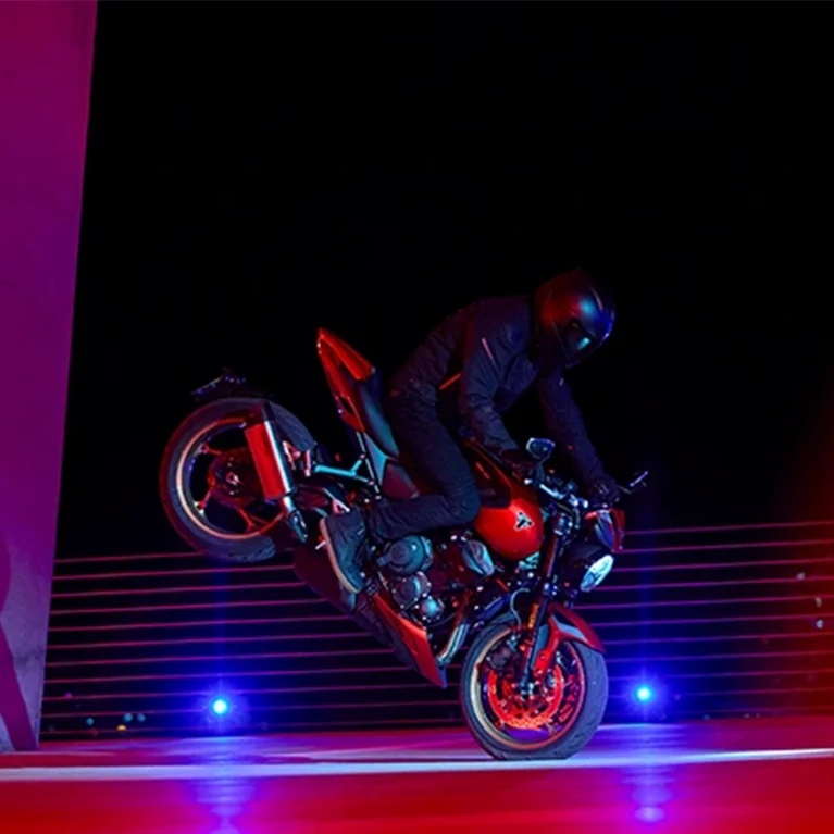 triumph-trident-800-neuvorstellung becker-tiemann motorrad