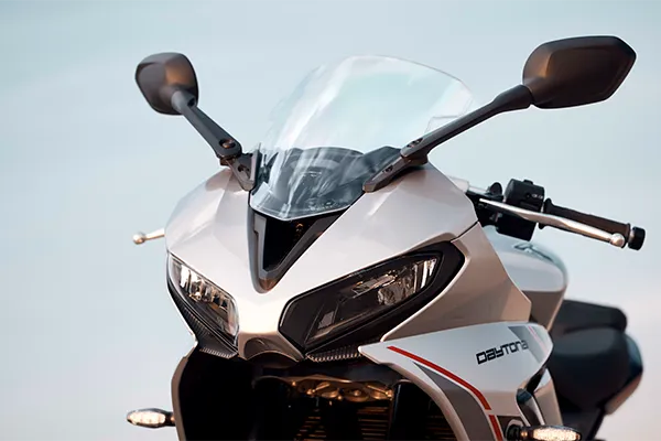 triumph-daytona-660-design