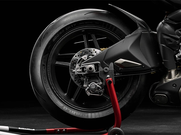 ducati-superleggera-v4-centenario-schwinge