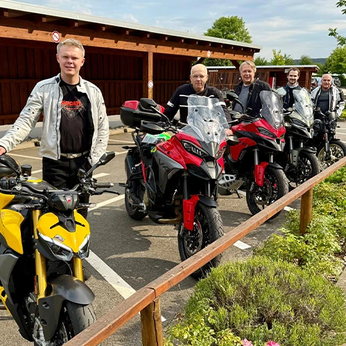 Ducati Test Ride und Tour organisiert von Becker-Tiemann Motorrad in Lage