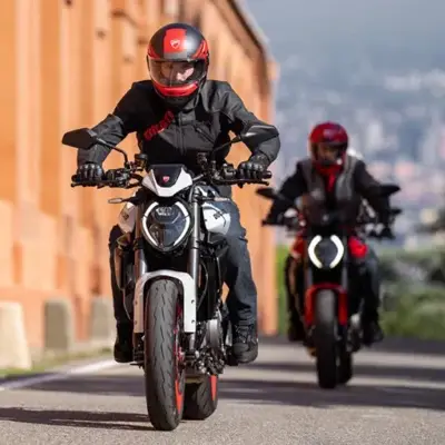 ducati-monster-tour